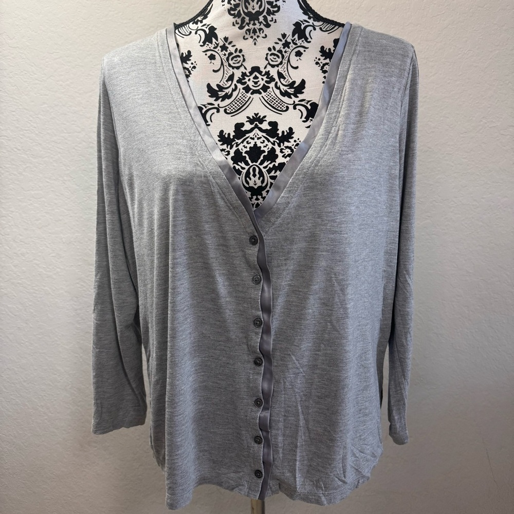 Talbots Women’s Petite Top Cardigan Size 1XP Gray  Silk Trim Buttons